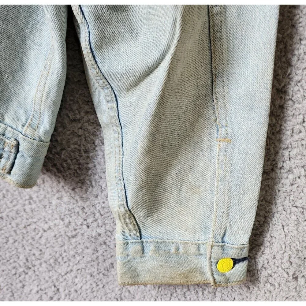 Levi’s Type 3 Light Wash Blue Denim Yellow Metal Button Up Trucker Jacket Size M